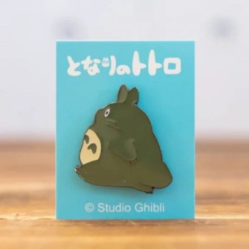 PIN TOTORO WALKING MI...